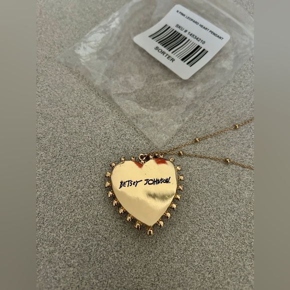 Torrid Betsey Johnson Pink Leopard Heart Pendant Necklace NWT - Picture 4 of 6